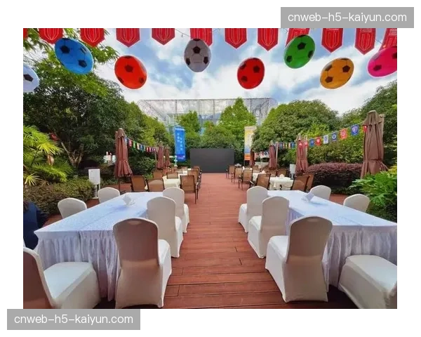 成都打造-番喜集-等12个消费场景，联动中超开展第二现场促消费活动